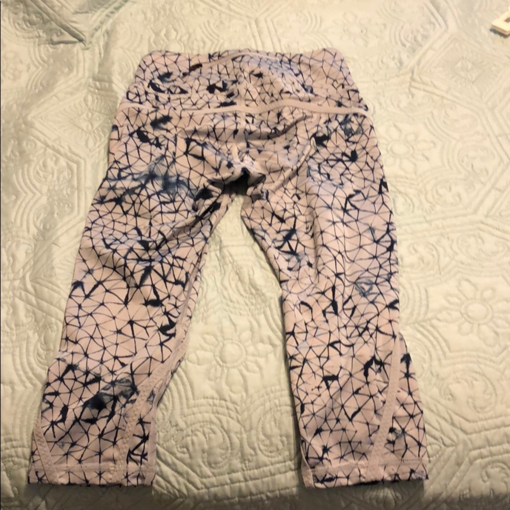 Lululemon crops